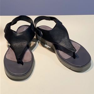 TSUBO Black Leather Sandals